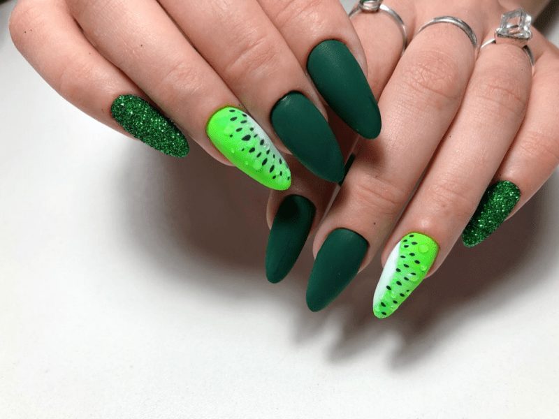 10 лучших дизайнов маникюра для модных красавиц