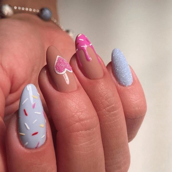 Романтическое настроение: милый дизайн ногтей с сердечками