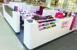 How to make an express manicure business?