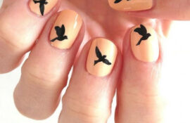 Manicure with birds: options and tips