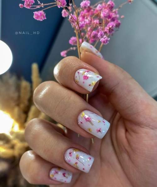 Маникюр с сухоцветами: 100 дизайнов ногтей в фото