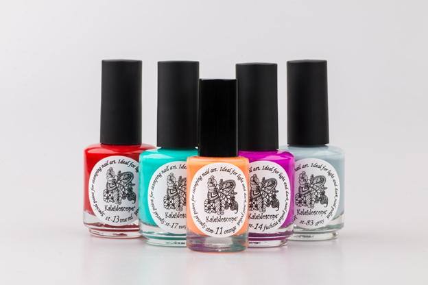 Что такое стемпинг ногтей и как им пользоваться?