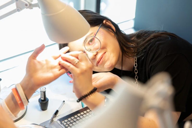 дизайн ногтей 2023 года от 4hands