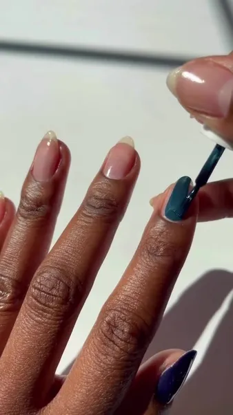 «Джинсовый» маникюр: идеальный дизайн для хмурой осени и холодной зимы