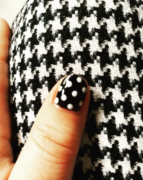 Нейл-арт в горошек