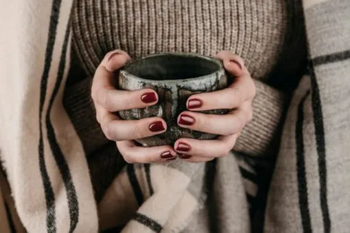 Этой осенью мастера маникюра выбирают коричневые тона