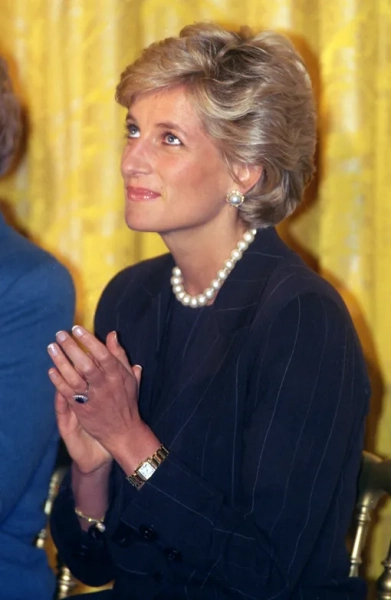 Перламутровый маникюр принцессы Дианы, 24 сентября 1996 года