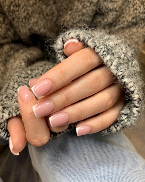 Сдержанная роскошь и роскошь старой школы: тенденции маникюра 2023–2024 годов