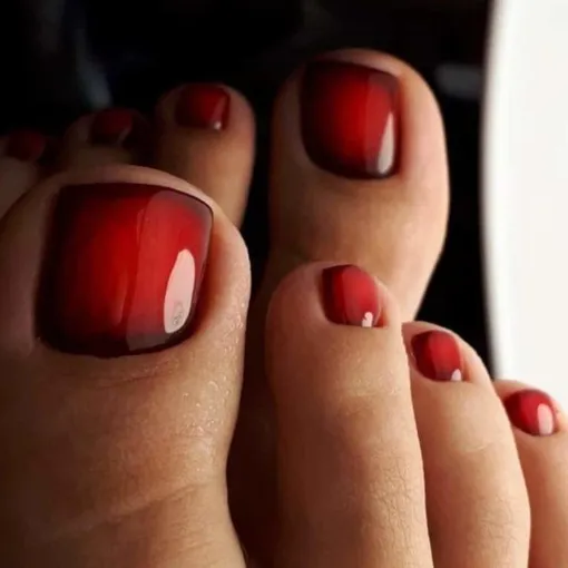 Красный педикюр