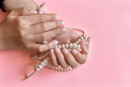 жемчужные ногти