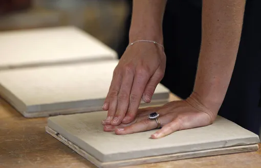 На фото отлично видно маникюр Кейт Миддлтон